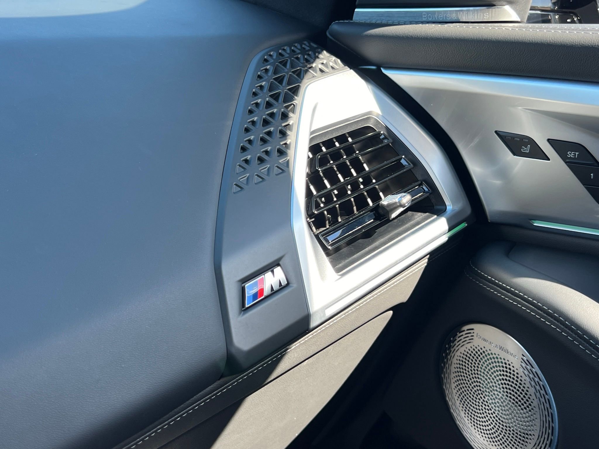 Used 2025 BMW XM image 34