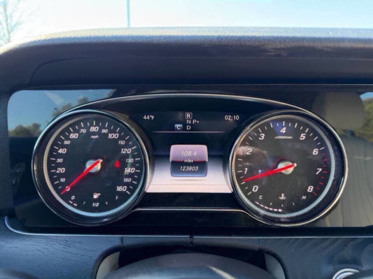 Used 2017 Mercedes-Benz E 300 4MATIC image 24