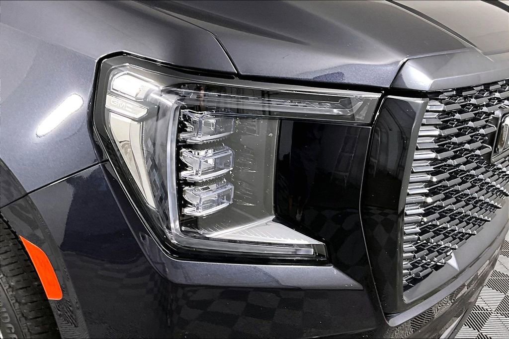 Used 2023 GMC Yukon Denali Ultimate AWD/4WD image 29