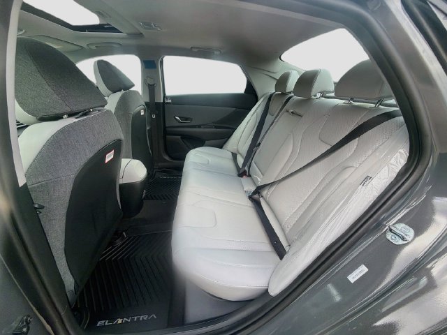 New 2026 Hyundai Elantra SEL Sport FWD image 25