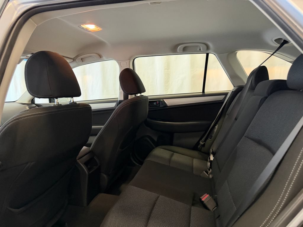 Used 2019 Subaru Outback 2.5i AWD/4WD image 24