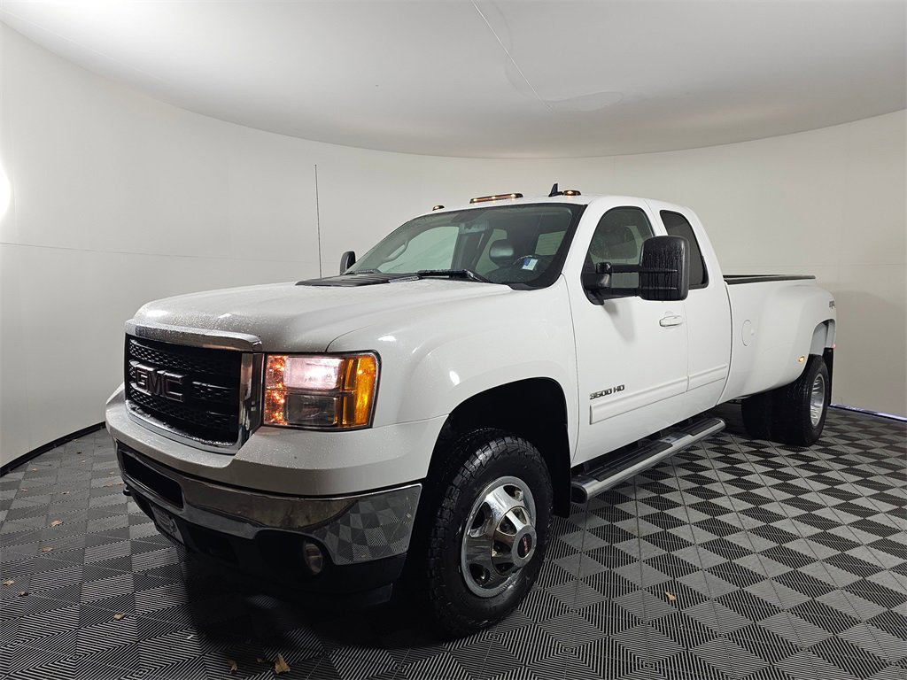 Used 2011 GMC Sierra 3500 SLT w/ SLT Convenience Package image 3