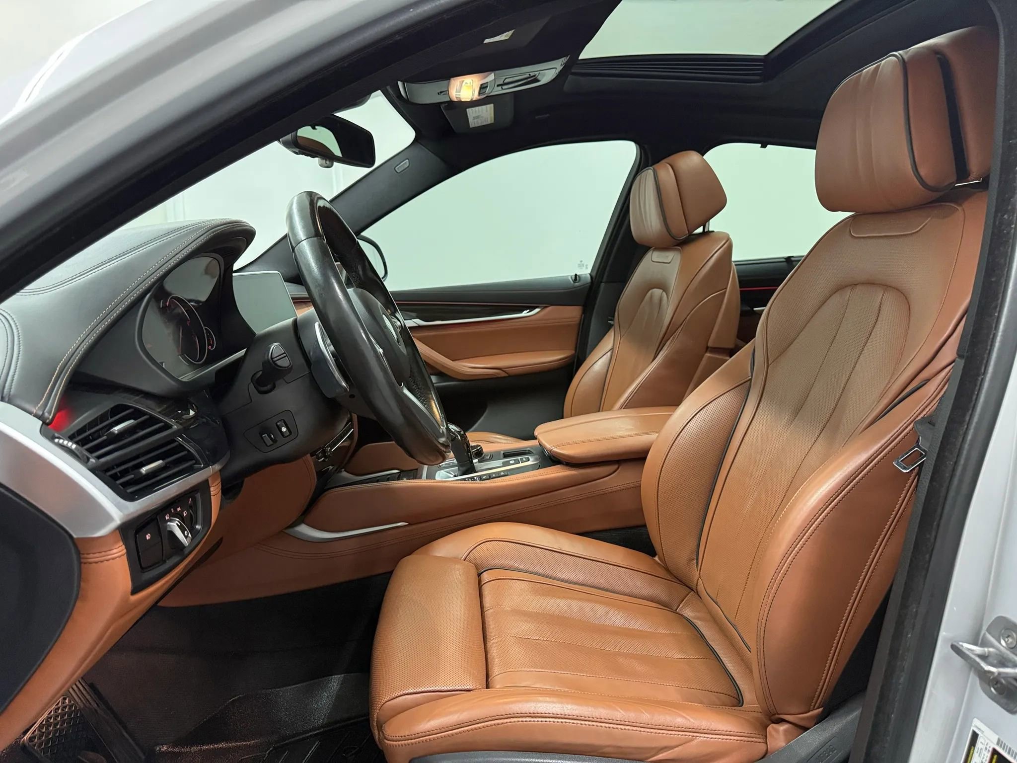 Used 2019 BMW X6 xDrive50i w/ M Sport Package image 12