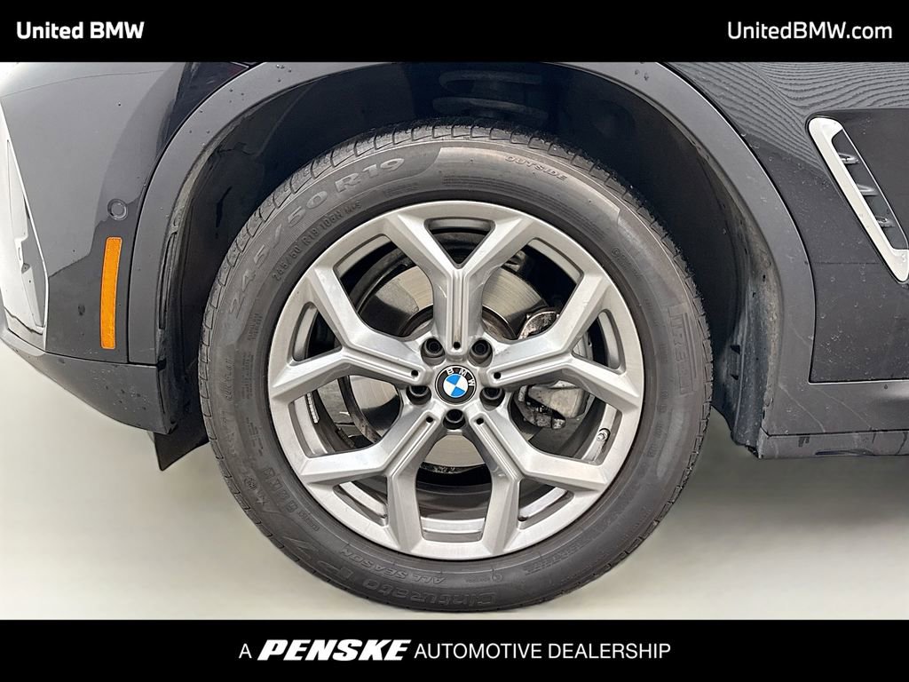 Used 2025 BMW X4 xDrive30i image 2