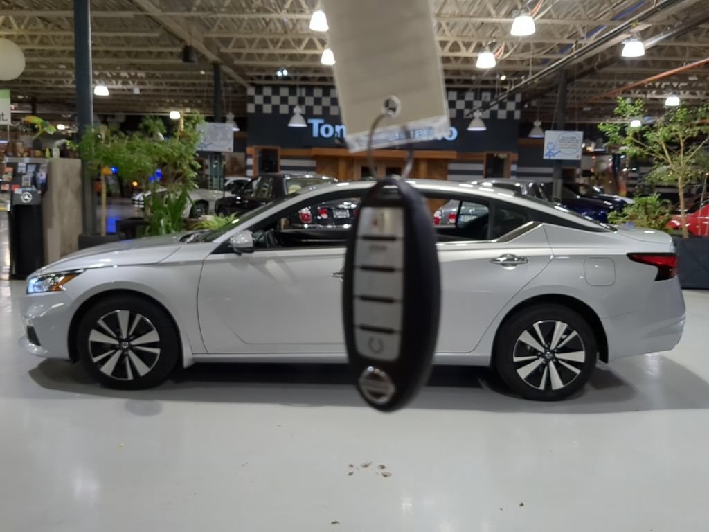 Used 2022 Nissan Altima 2.5 SV w/ SV Premium Package AWD/4WD image 4