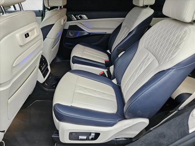 Used 2022 BMW X7 M50i w/ Dynamic Handling Package image 20