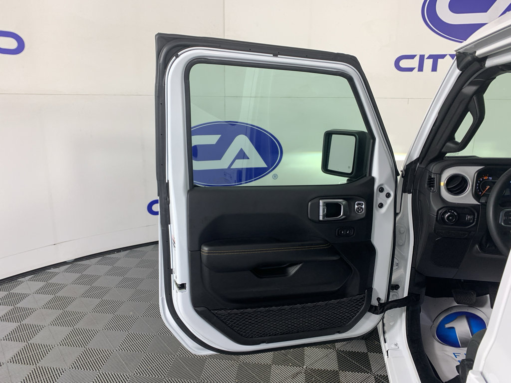 Used 2025 Jeep Wrangler Sahara AWD/4WD image 14