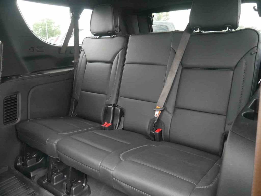 Used 2024 GMC Yukon XL Denali AWD/4WD image 17