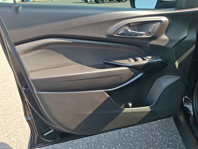 Certified 2025 Chevrolet Trax RS w/ Driver Confidence Package FWD image 12