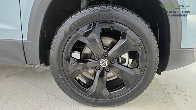 Used 2025 Volkswagen Taos SE AWD/4WD image 59