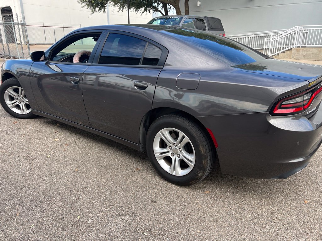 Used 2020 Dodge Charger SXT RWD image 4