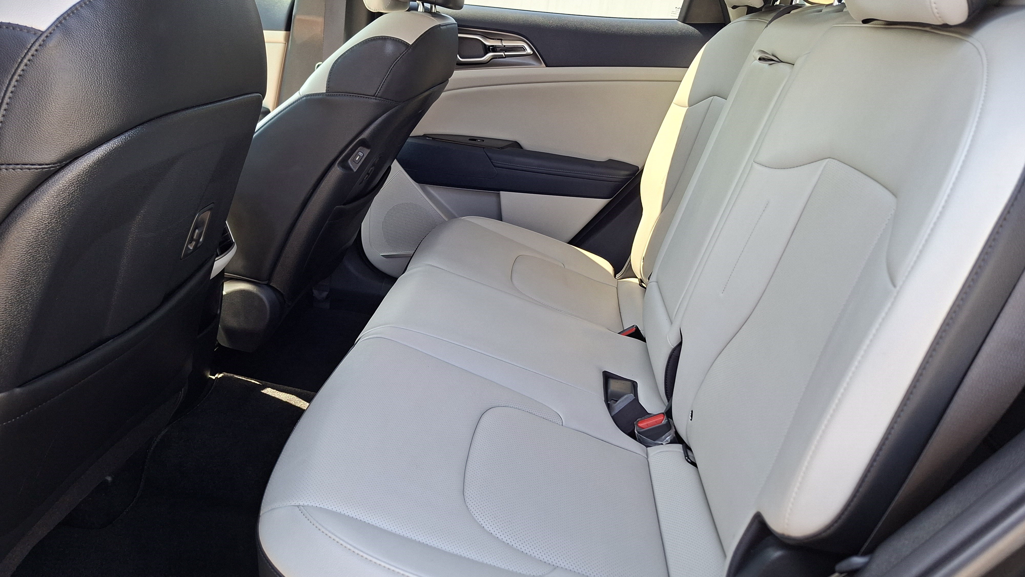 Used 2023 Kia Sportage EX AWD/4WD image 20