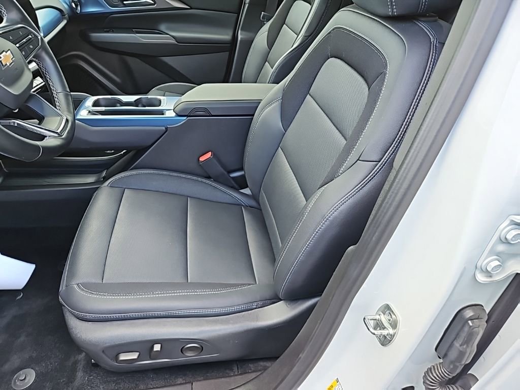 Used 2025 Chevrolet Equinox EV LT w/ Convenience Package image 20