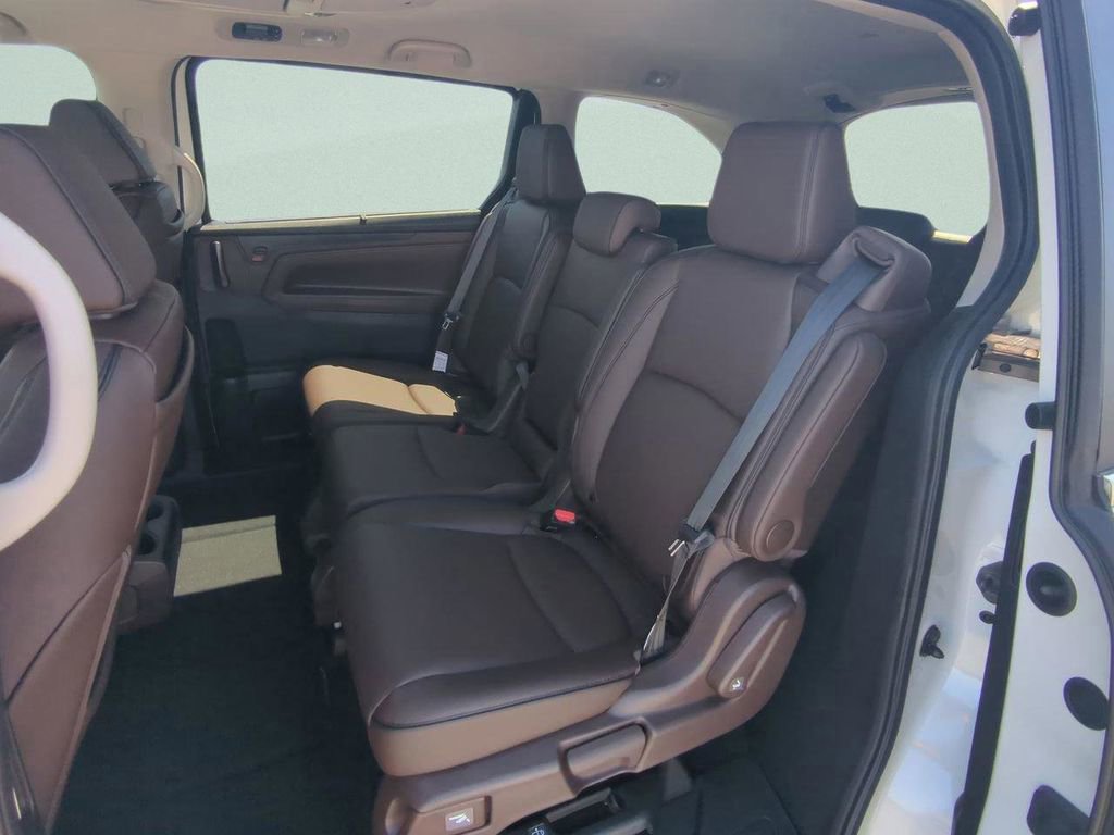 New 2026 Honda Odyssey Touring image 12