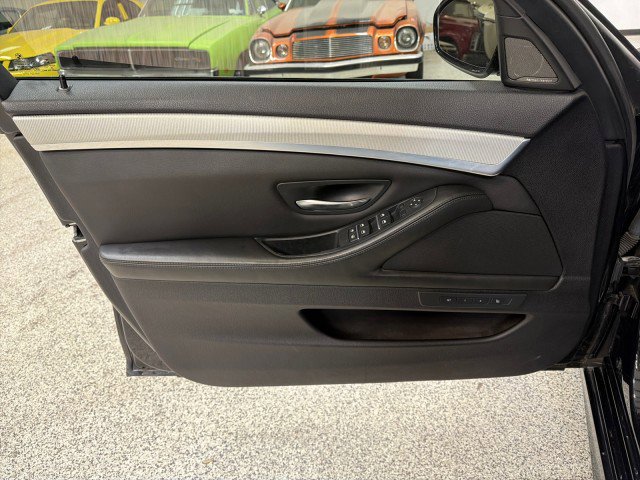 Used 2015 BMW M5 image 22