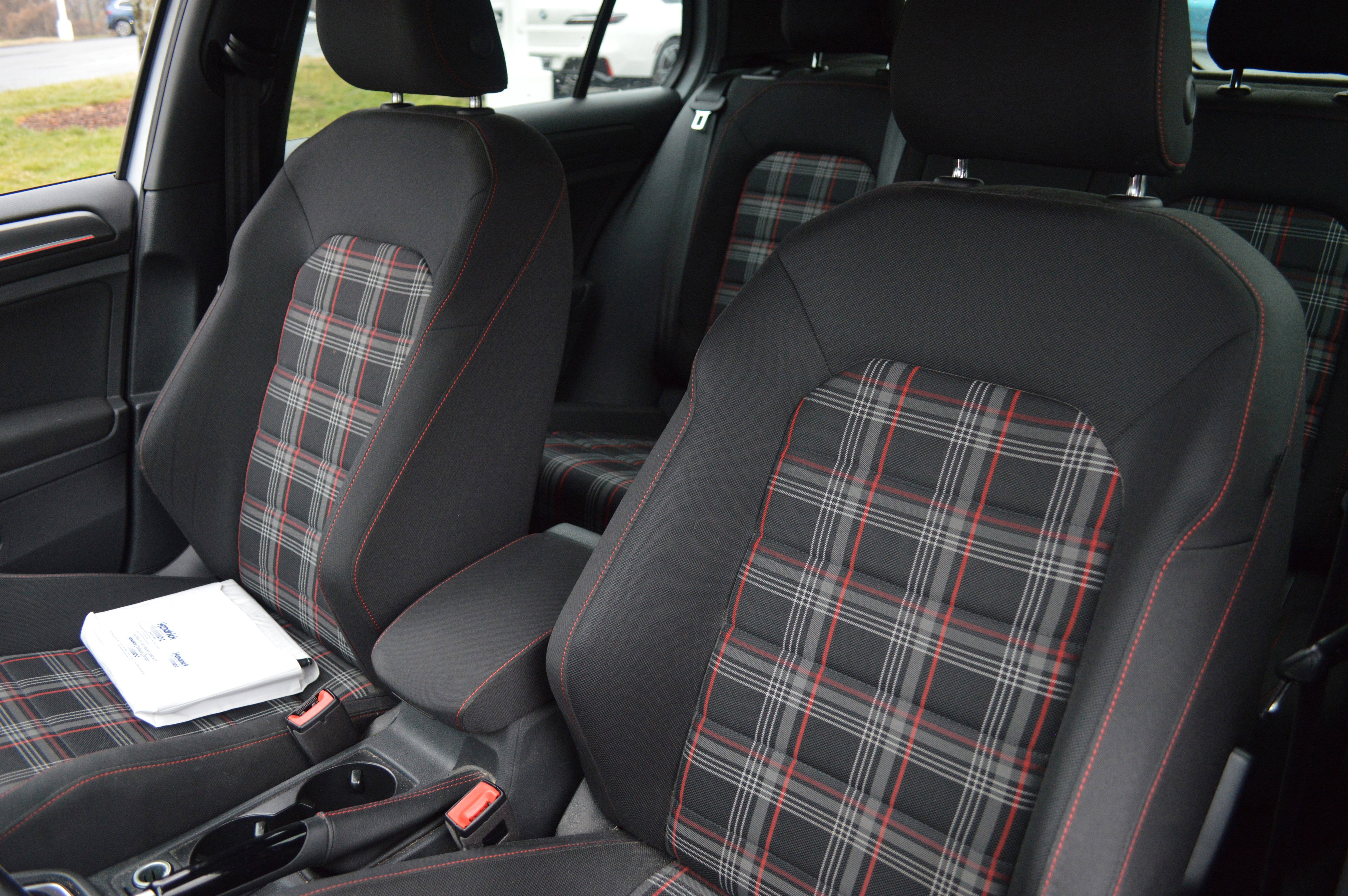 Used 2018 Volkswagen GTI SE image 27