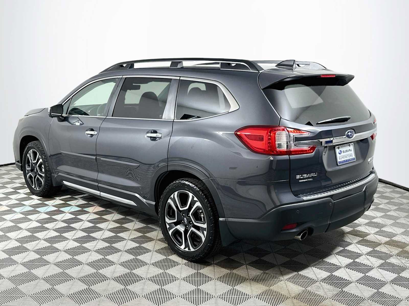 Used 2023 Subaru Ascent Touring AWD/4WD image 5