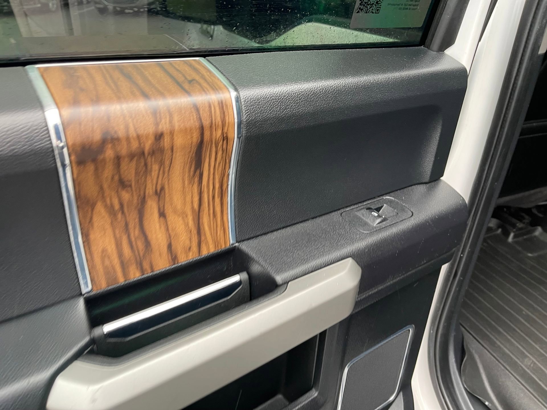 Used 2019 Ford F150 Lariat w/ Equipment Group 502A Luxury image 21