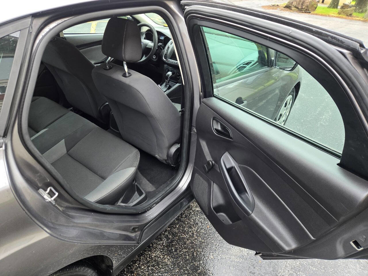 Used 2012 Ford Focus S FWD image 28