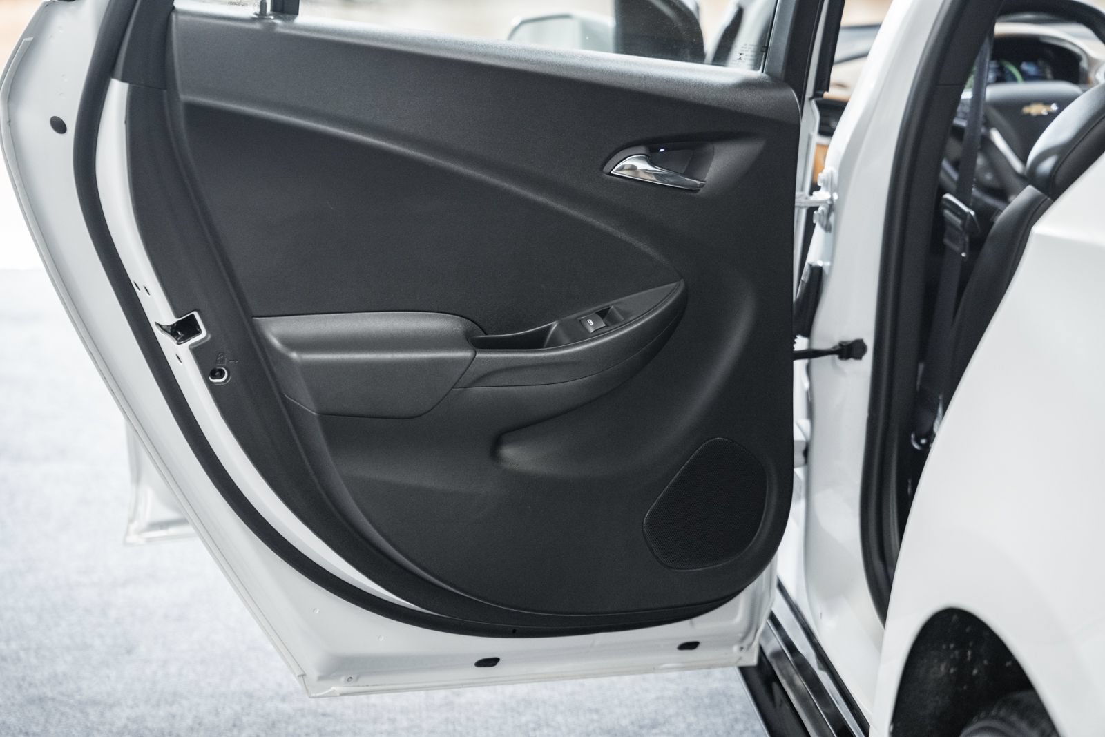 Used 2016 Chevrolet Volt Premier w/ Driver Confidence Package FWD image 34
