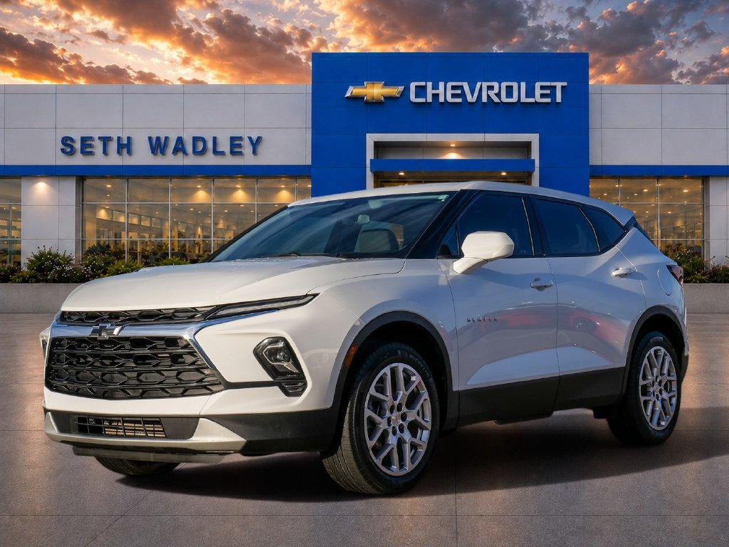 Used 2023 Chevrolet Blazer LT FWD image 3