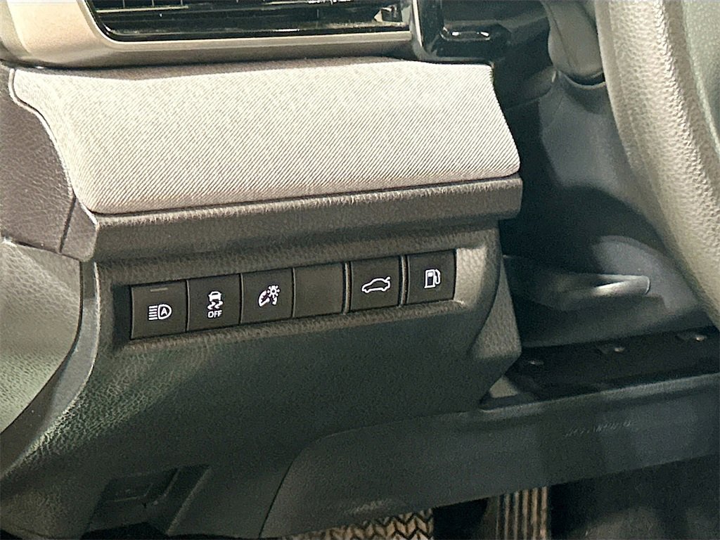 Used 2025 Toyota Camry LE w/ Convenience Package image 8