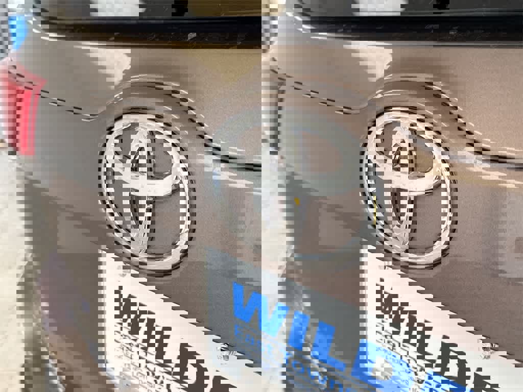 Used 2018 Toyota Highlander Limited image 12