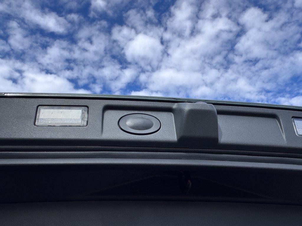 Used 2025 Rivian R1S Adventure Dual AWD/4WD image 15