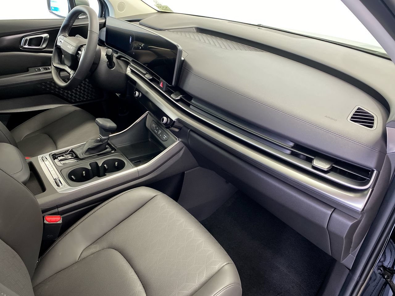 New 2027 Kia Carnival SX w/ Dark Edition Package FWD image 31