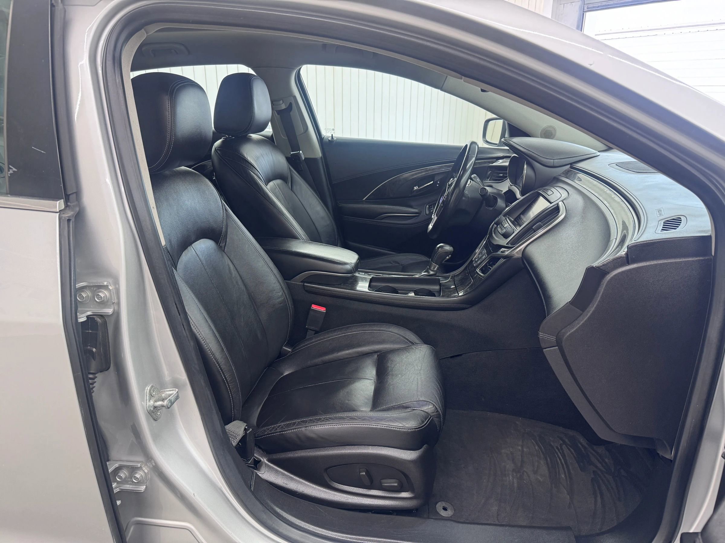 Used 2015 Buick LaCrosse Leather image 10