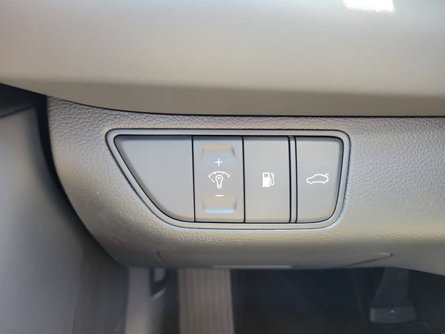 Used 2026 Genesis G70 2.5T RWD image 21