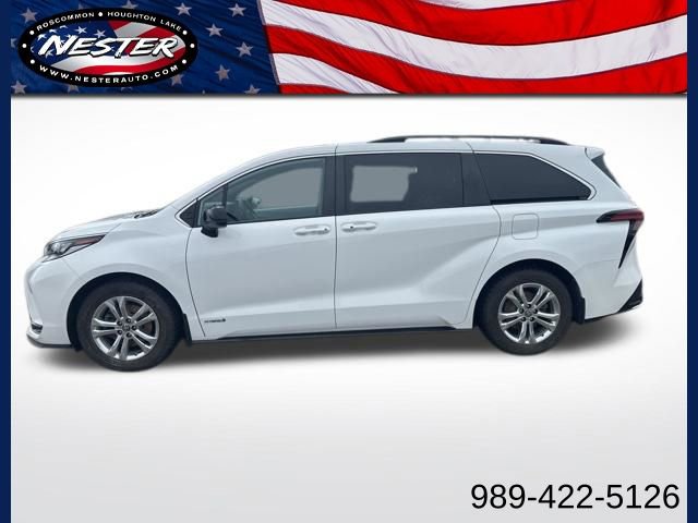 Used 2021 Toyota Sienna Limited image 1