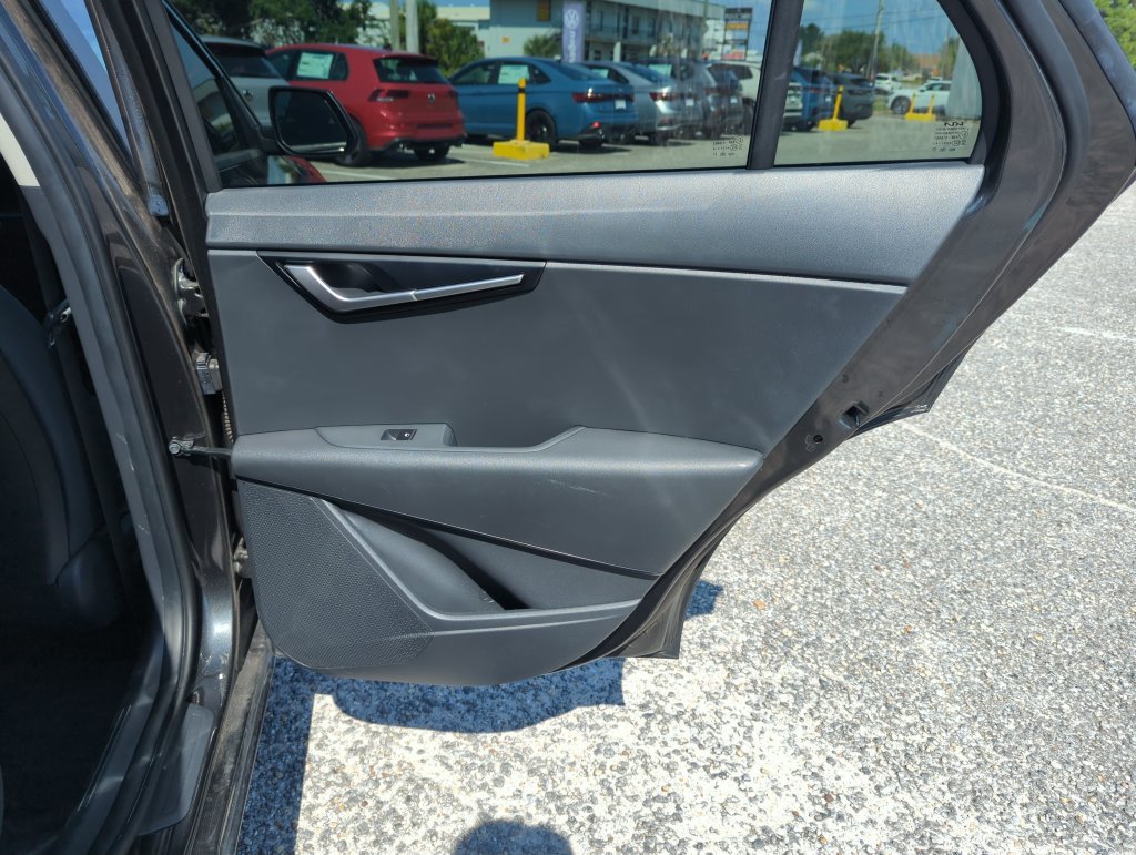 Used 2025 Kia Niro LX FWD image 30