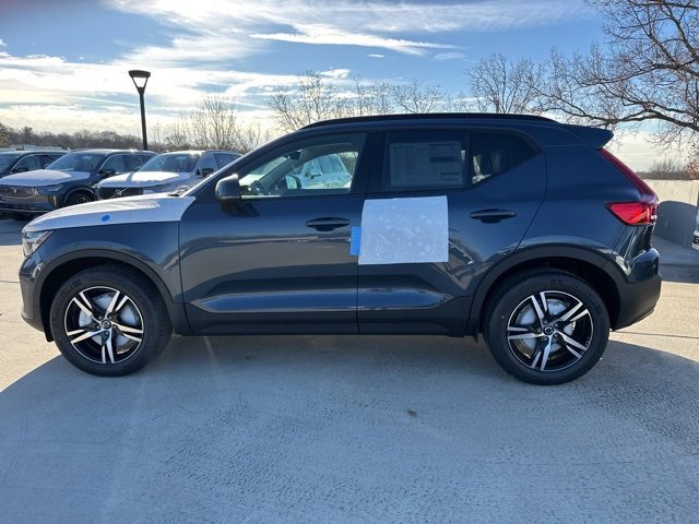 New 2026 Volvo XC40 B5 Core w/ Climate Package image 4