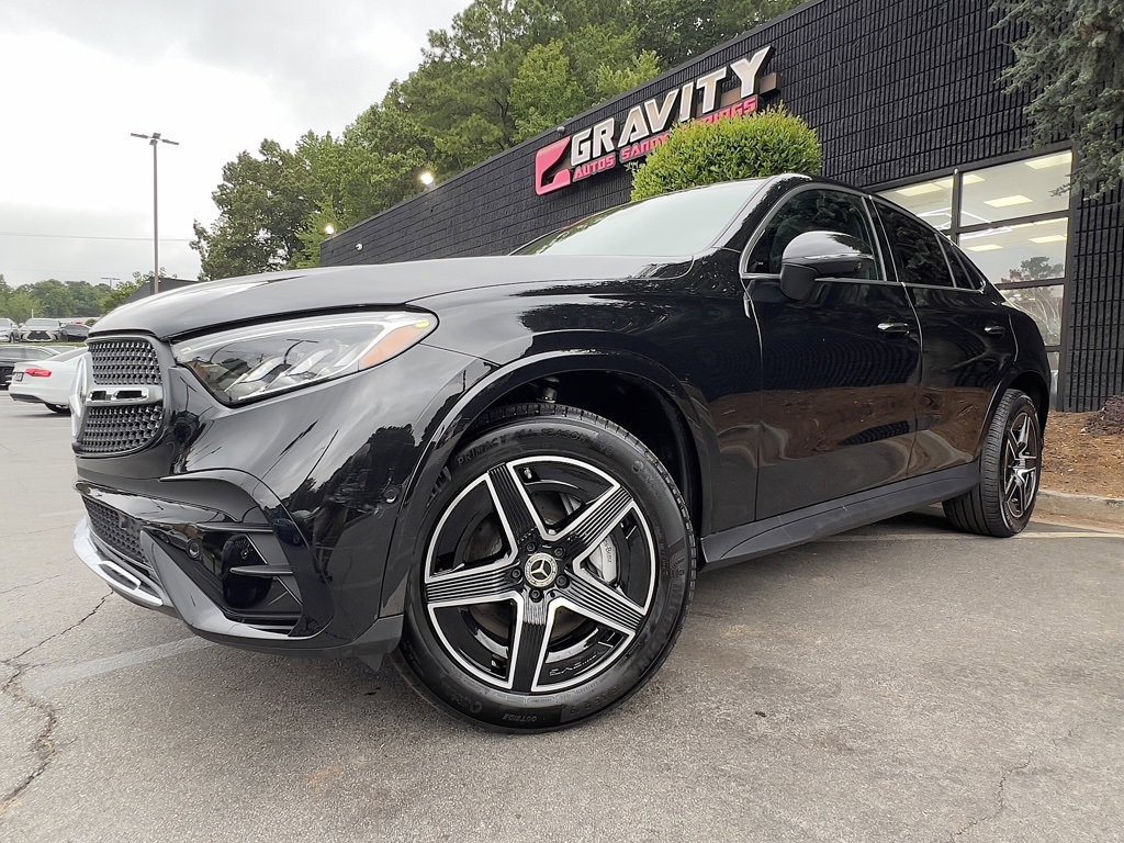 Used 2025 Mercedes-Benz GLC 300 4MATIC w/ AMG Line image 2