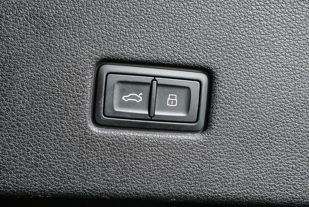 Used 2023 Audi SQ8 Prestige image 34