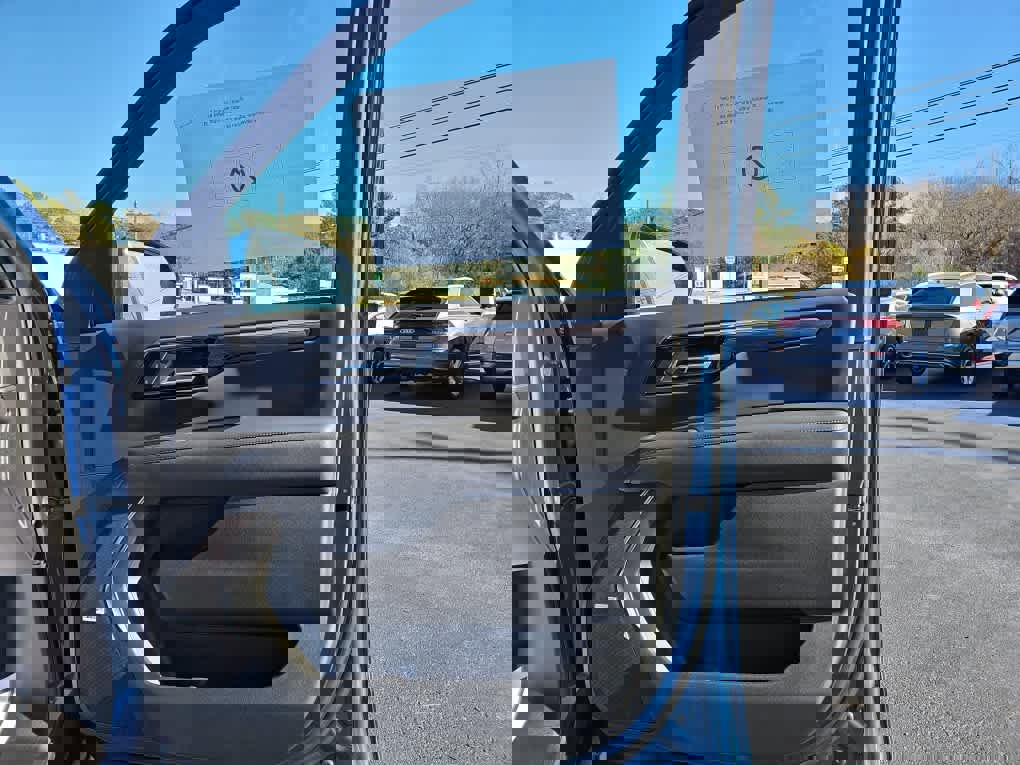 New 2026 Chevrolet Suburban Premier image 23