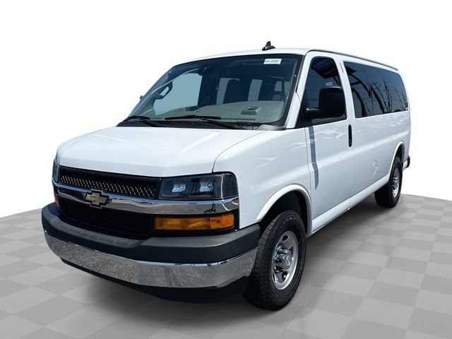 Used 2022 Chevrolet Express 2500 LT RWD image 1
