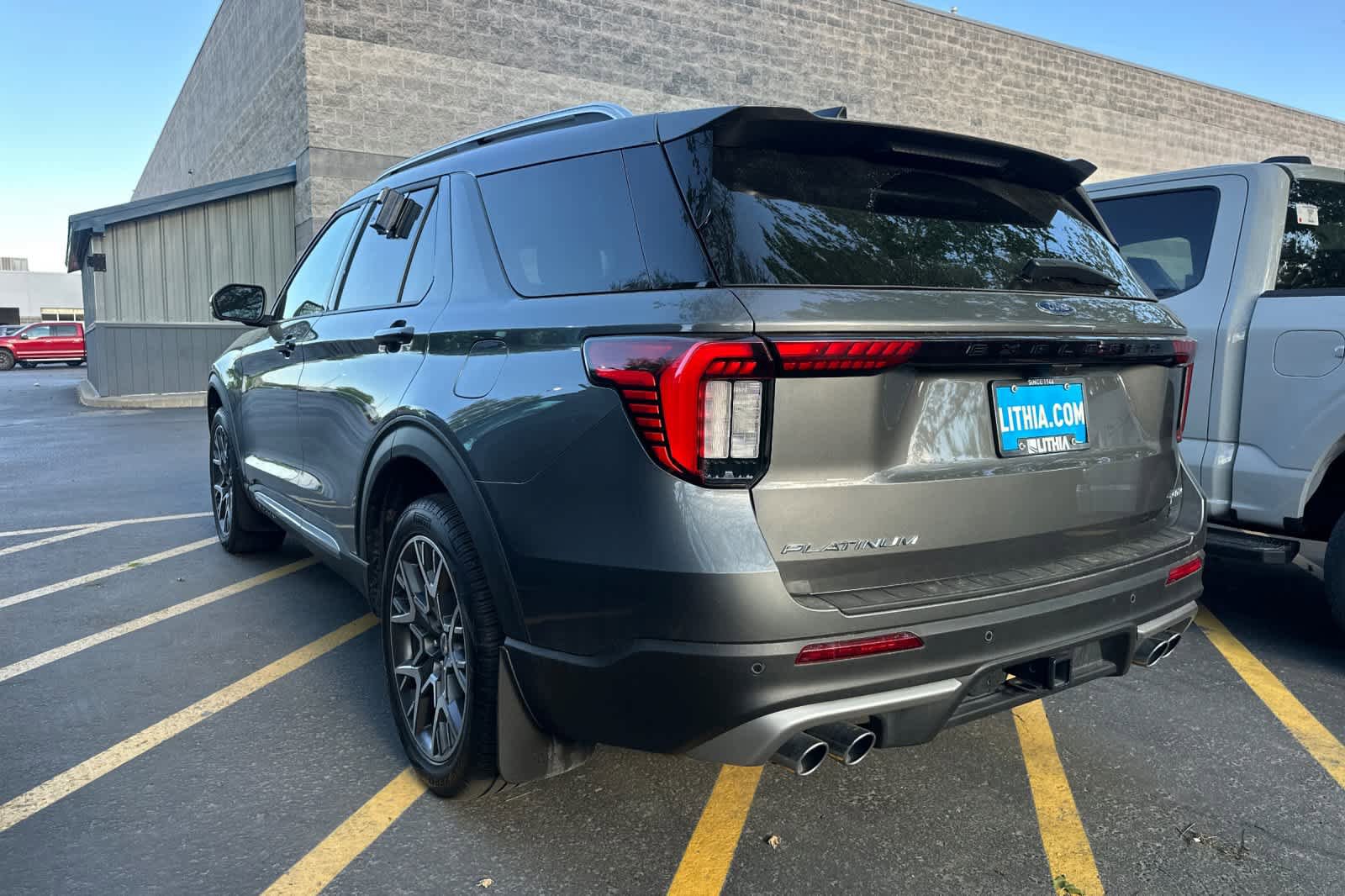 Used 2025 Ford Explorer Platinum w/ Ultimate Package AWD/4WD image 6