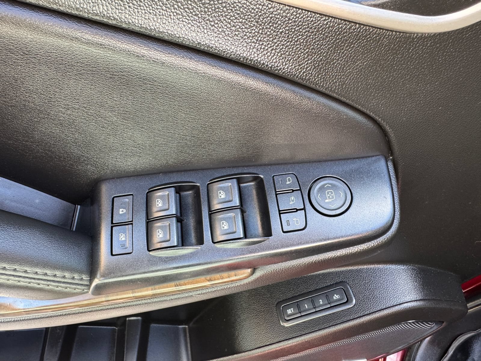 Used 2018 GMC Yukon XL Denali AWD/4WD image 13