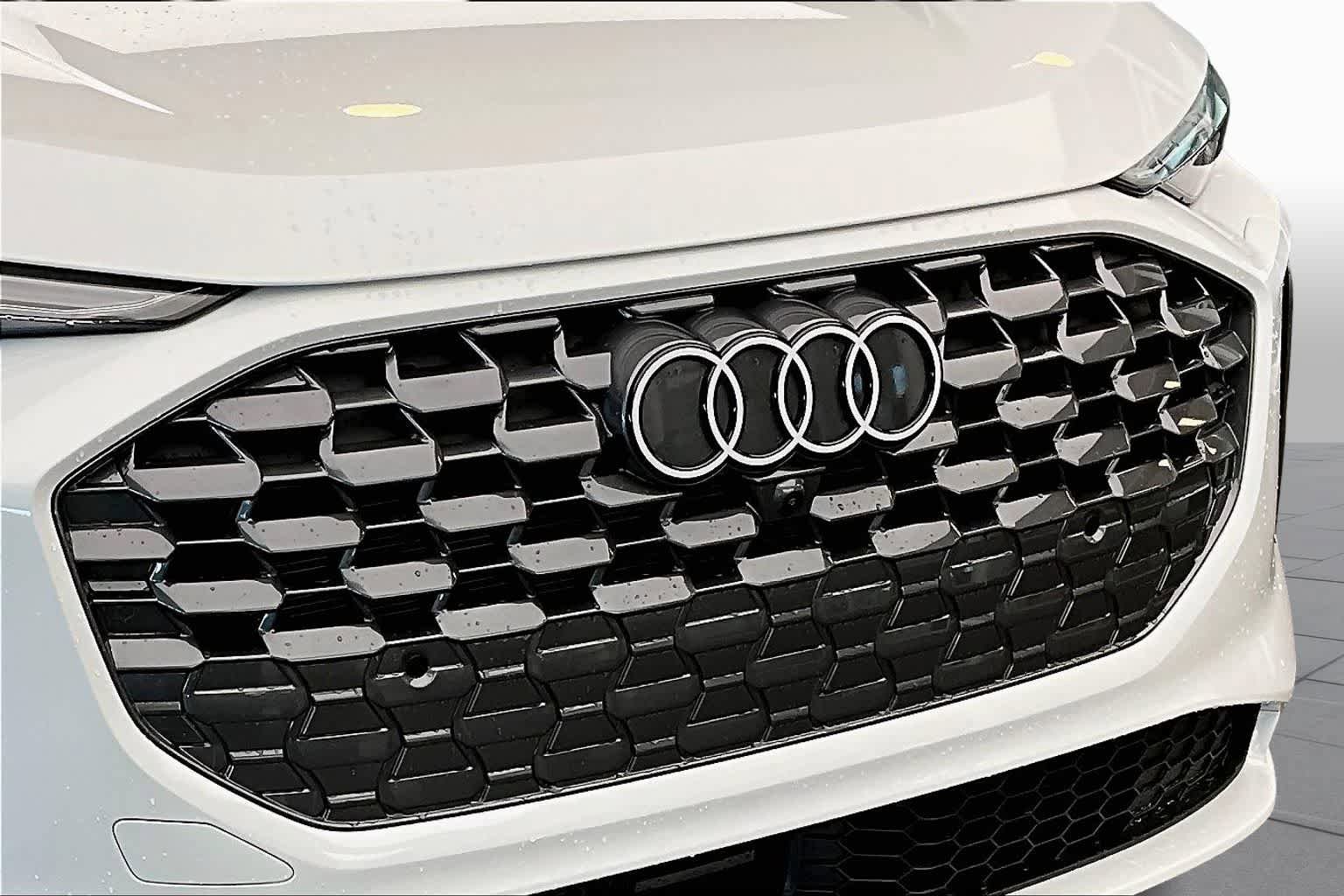 Used 2025 Audi Q5 Premium AWD/4WD image 32