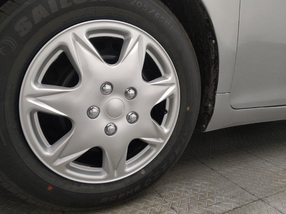 Used 2016 Toyota Camry LE FWD image 31