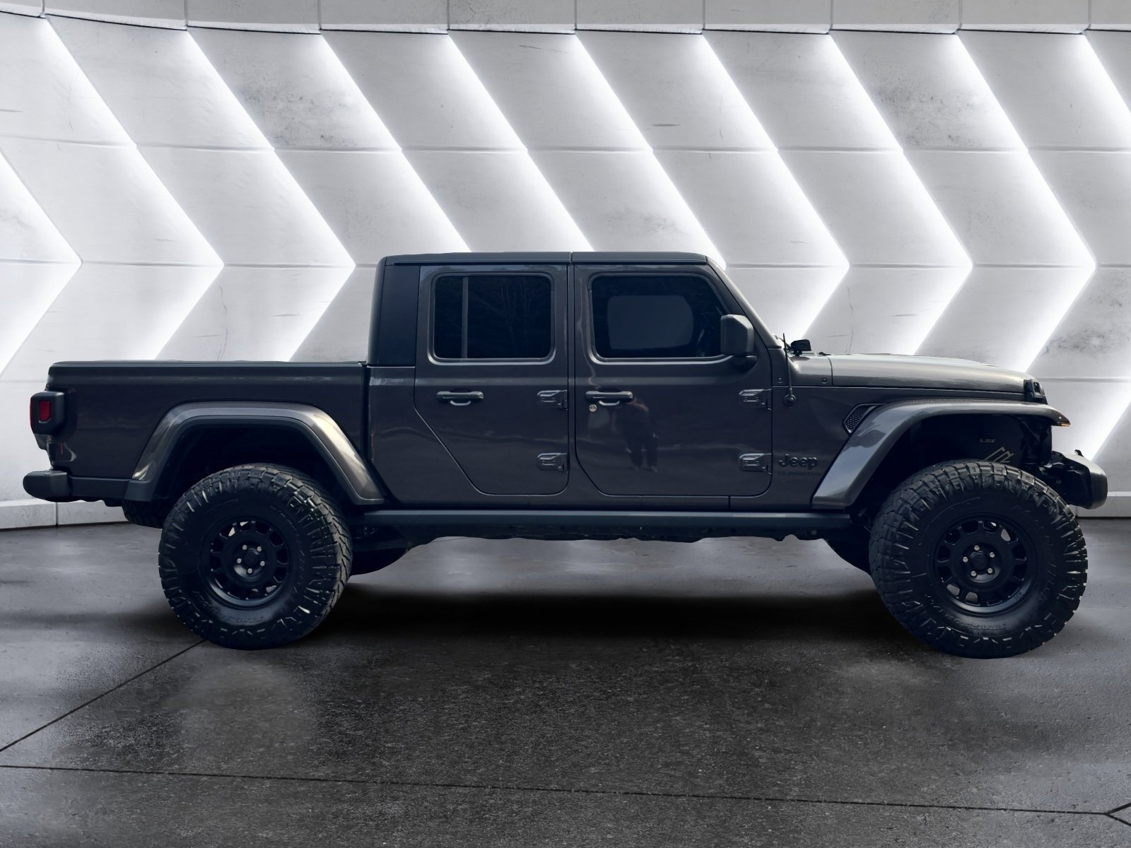 Used 2022 Jeep Gladiator Sport image 6