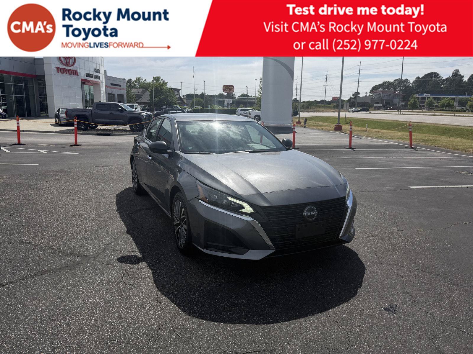 Used 2025 Nissan Altima 2.5 SV FWD image 1