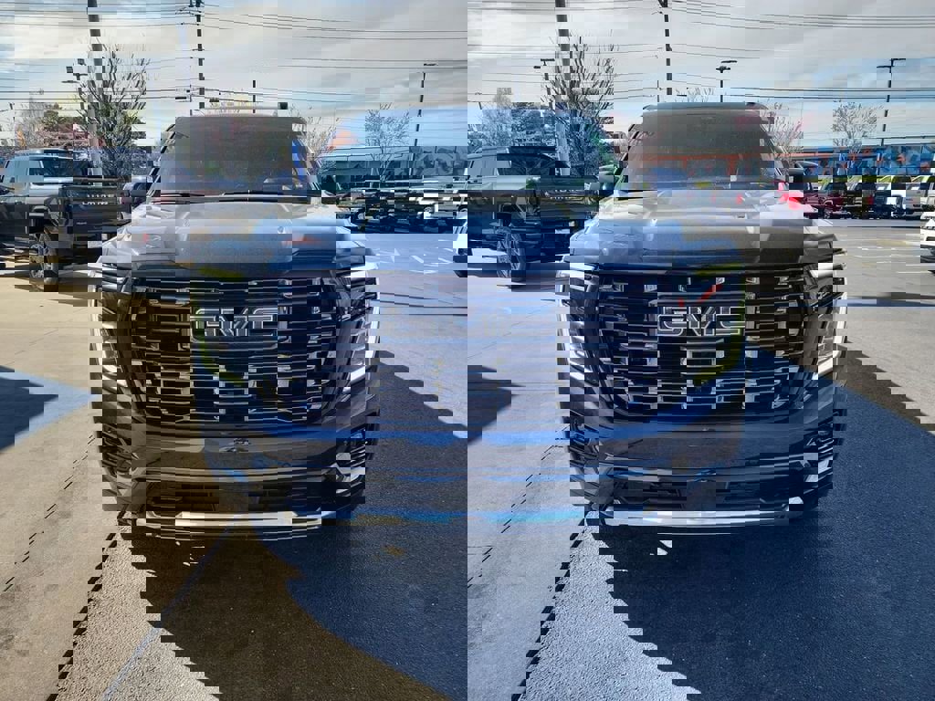 Certified 2025 GMC Yukon Denali Ultimate AWD/4WD image 3