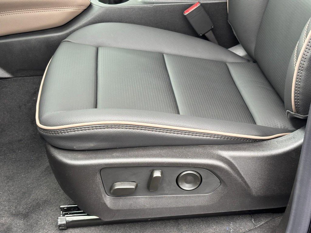 New 2026 GMC Canyon Denali w/ LPO, Denali Black Edition image 26