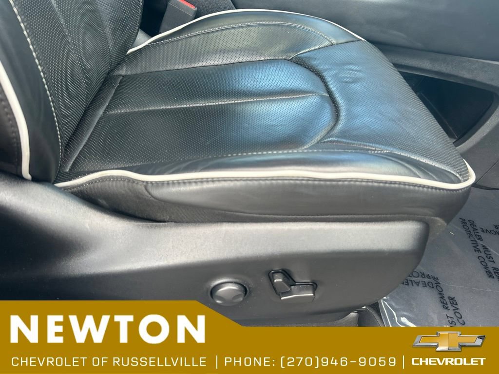 Used 2025 Chrysler Pacifica Limited FWD image 23