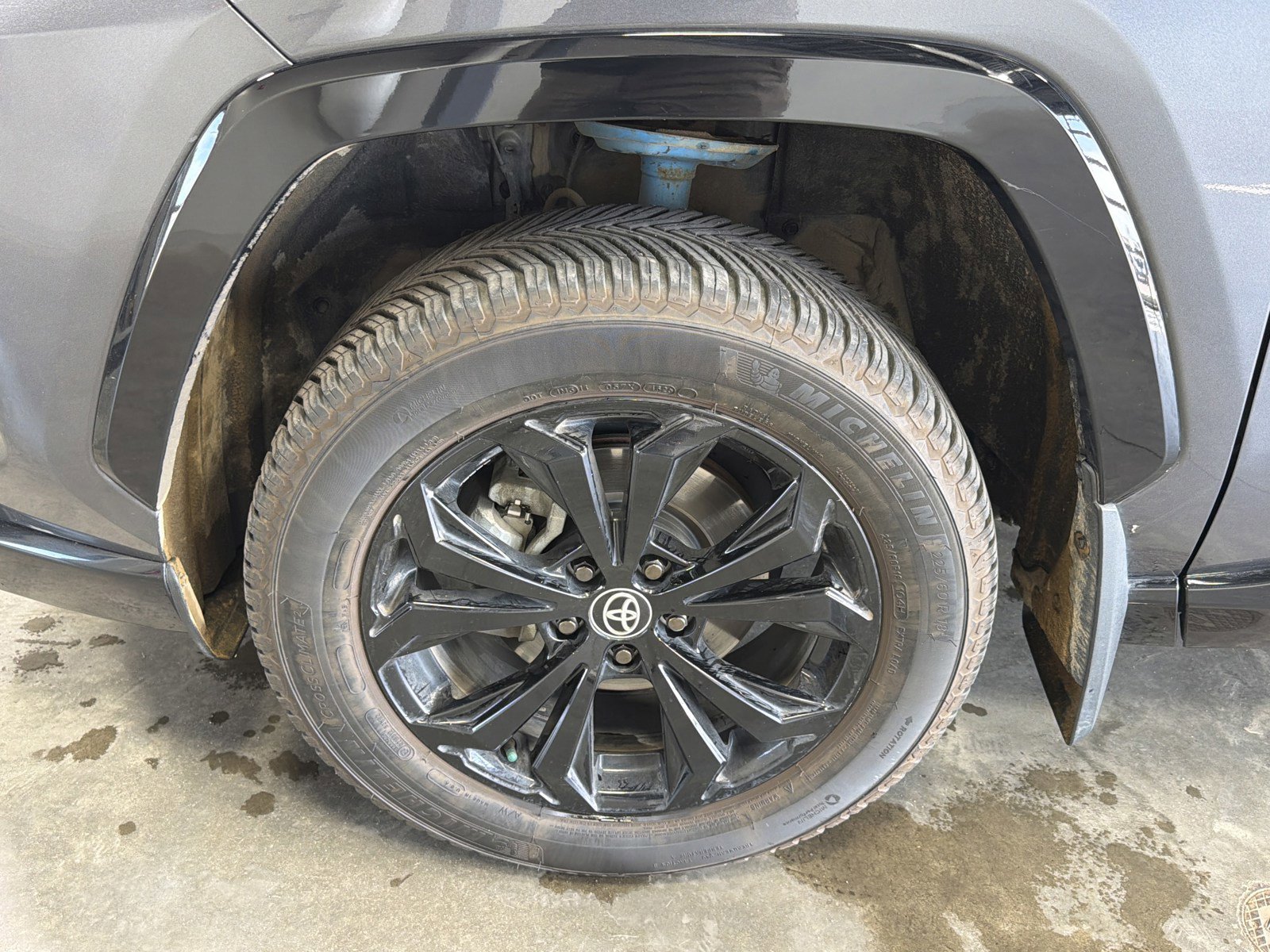 Used 2024 Toyota RAV4 XSE w/ Advanced Technology Package AWD/4WD image 9