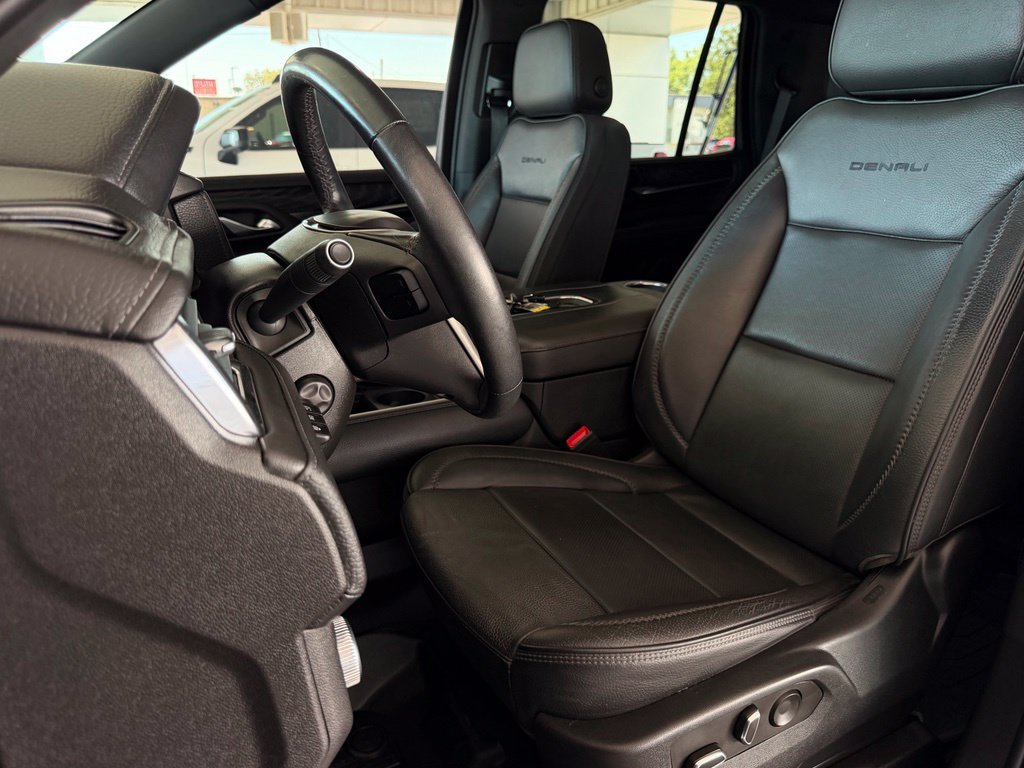 Used 2023 GMC Yukon Denali AWD/4WD image 16
