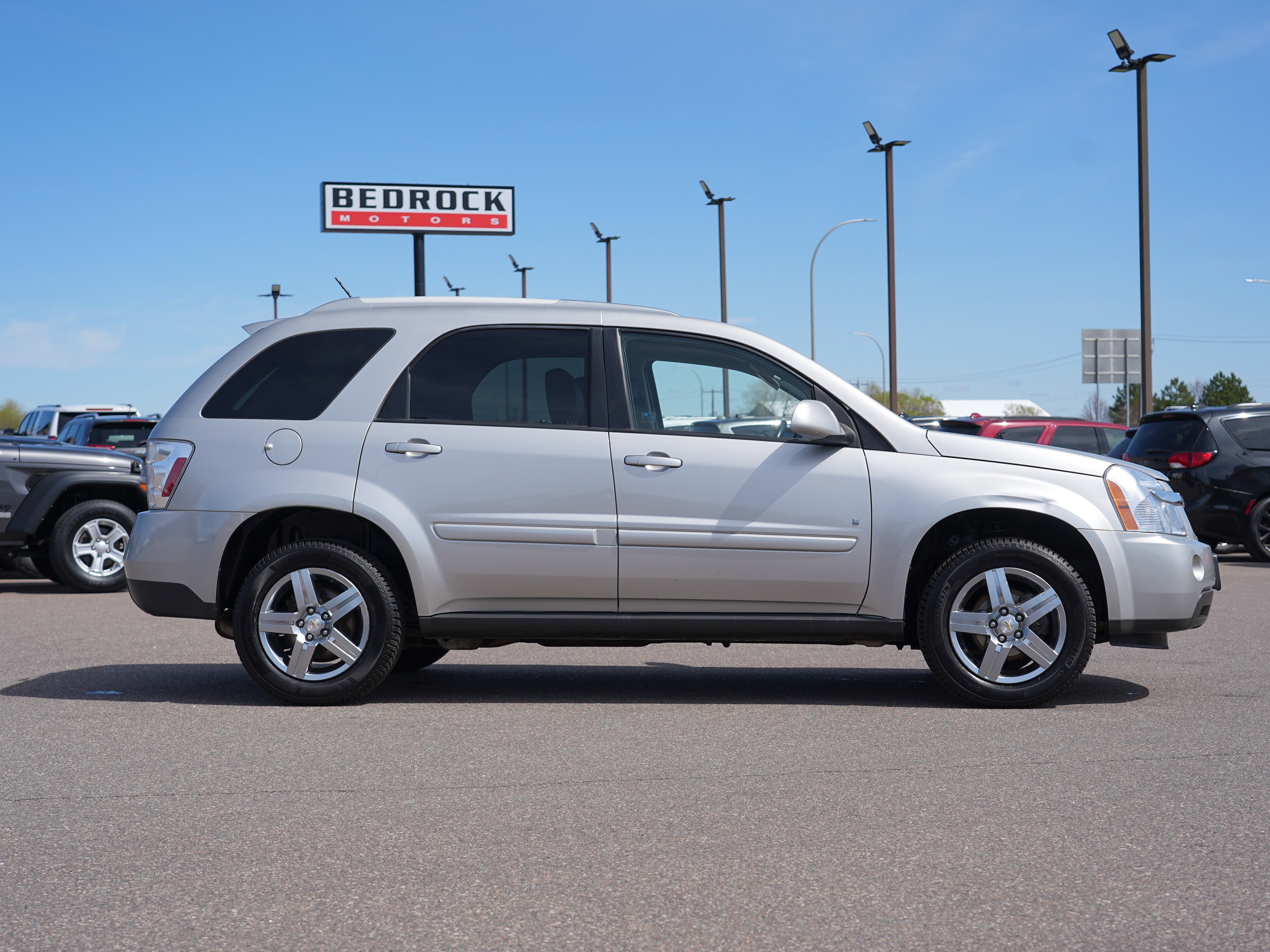 Used 2008 Chevrolet Equinox LT w/ LT Preferred Equipment Group AWD/4WD image 2